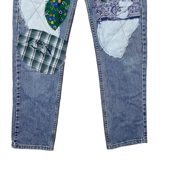 Vintage Levi’s Men’s 505 Medium Wash Patch Work Straight Leg Jeans - Picture 2 of 9